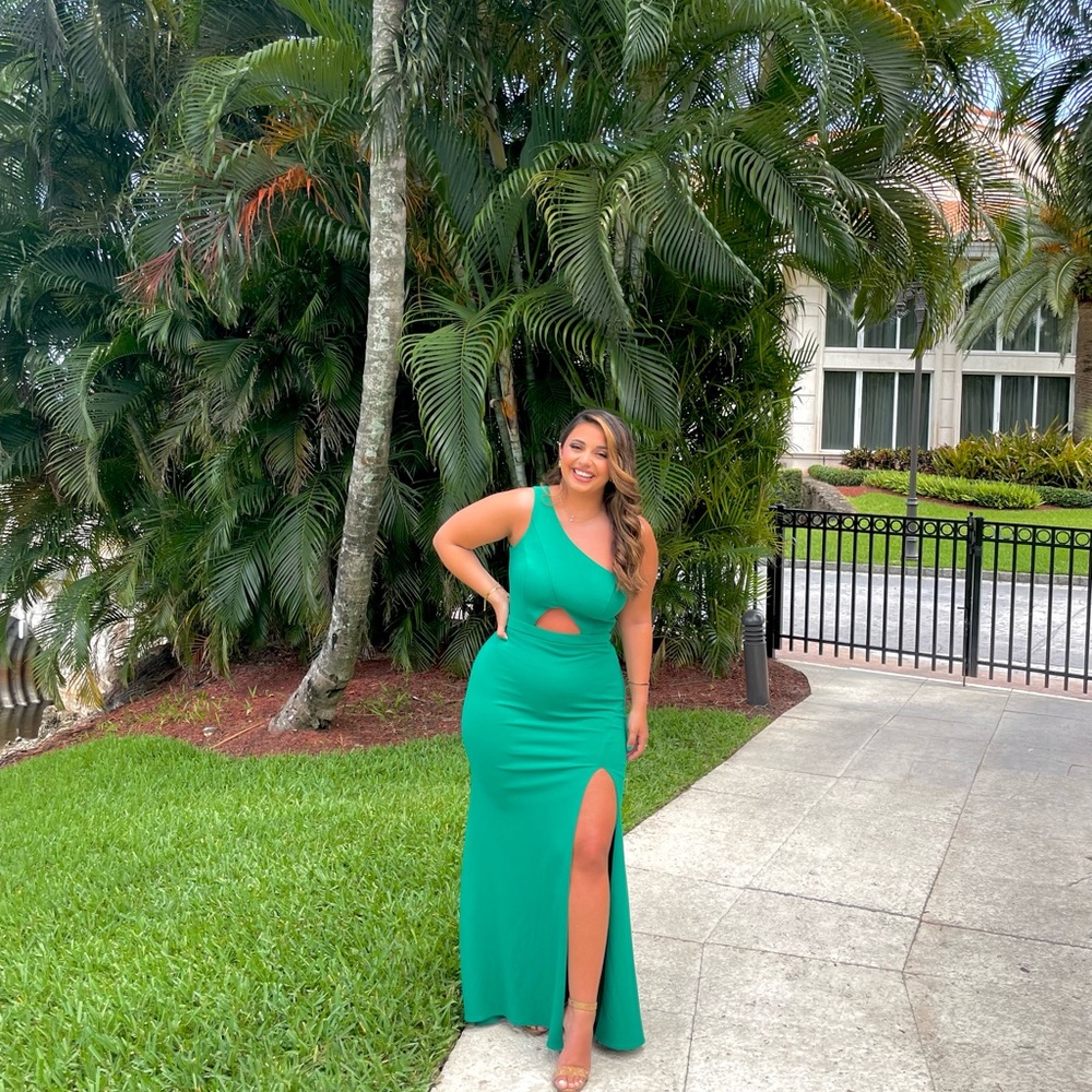 AQUA One Shoulder Crepe Cutout Gown